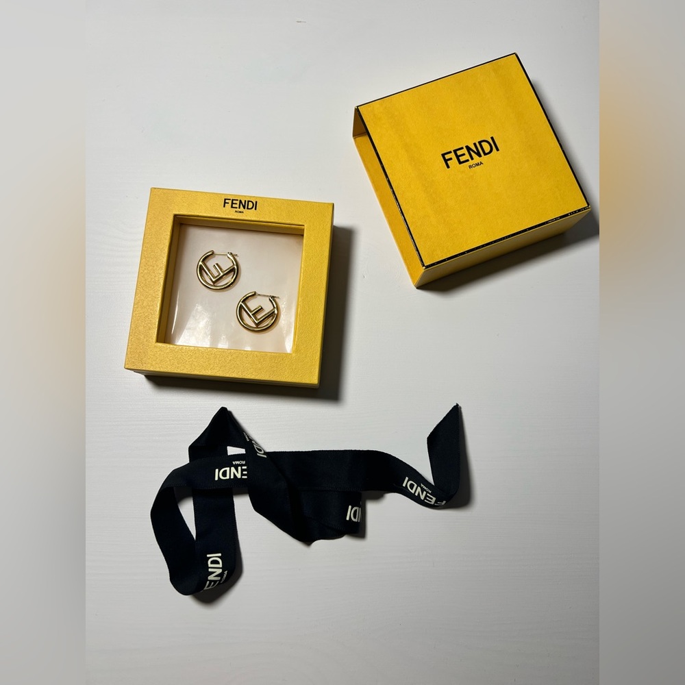 Fendi F small hoops gold